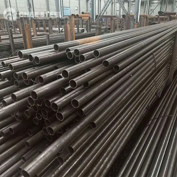 E215 безшевни прецизни тръби